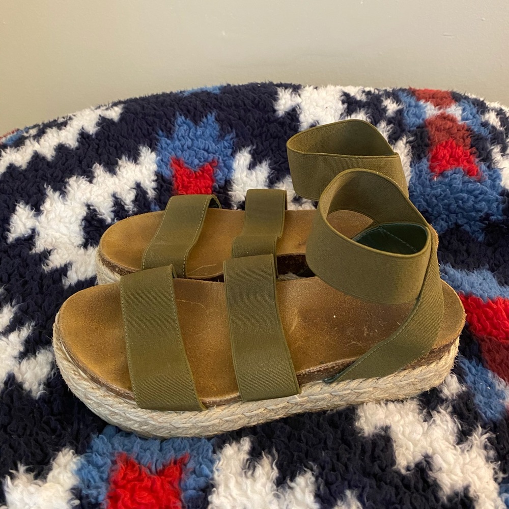 Steve Madden Kimmie platform sandals size 5